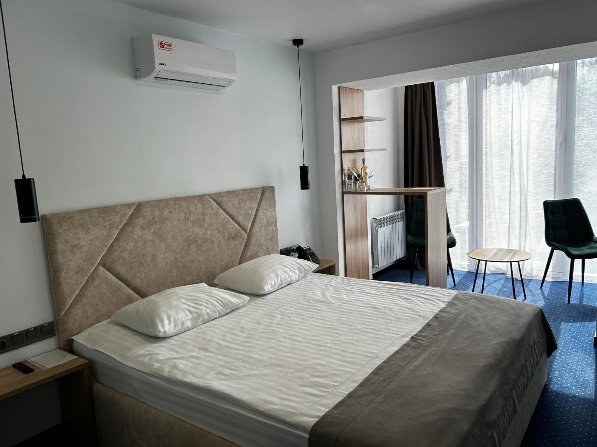 Optima Collection Kamianske Hotel ภายนอก รูปภาพ