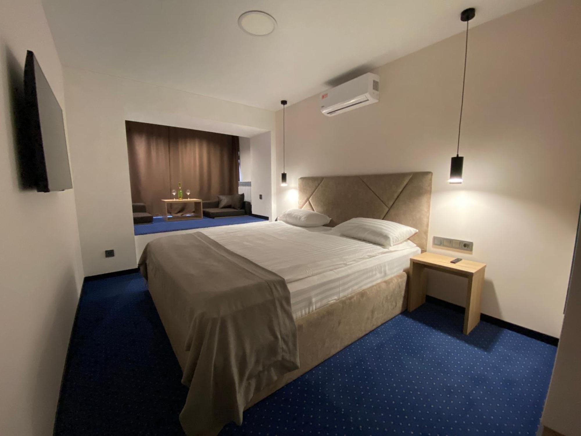 Optima Collection Kamianske Hotel ภายนอก รูปภาพ